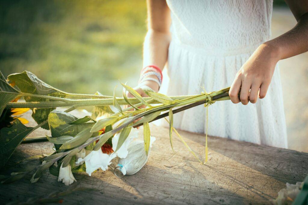Blumenritual bei der freien Trauung mit Kind