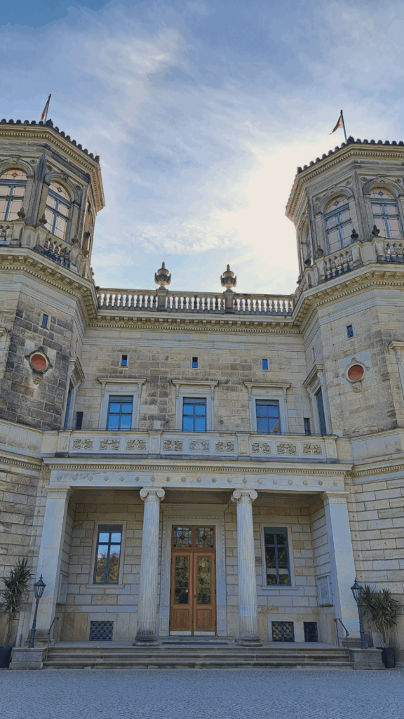 Freie Trauung im Schloss mit Weinreben Dresden